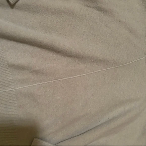 Size XL women’s Vince Camuto Cream Knit Sweater - Picture 3 of 3